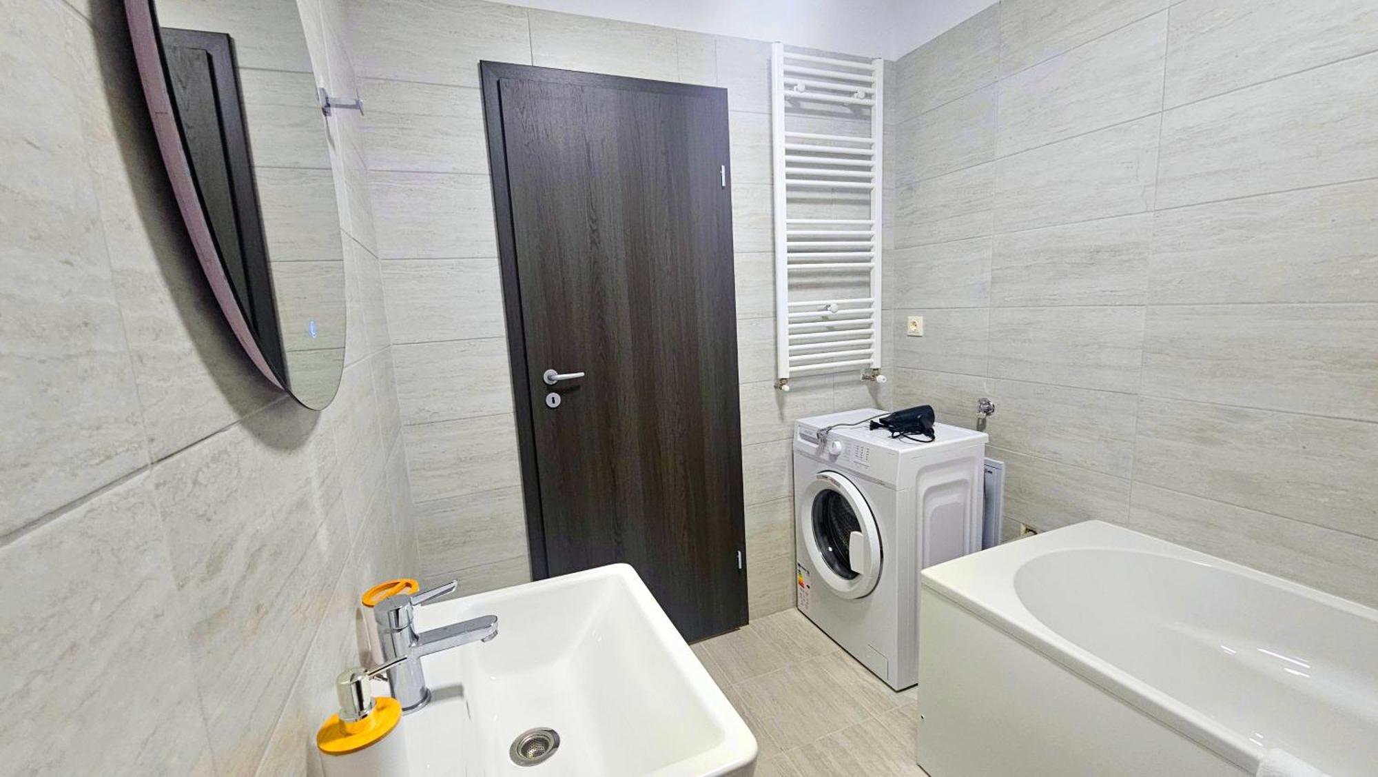 One Fancy Studio Bucureşti Ngoại thất bức ảnh